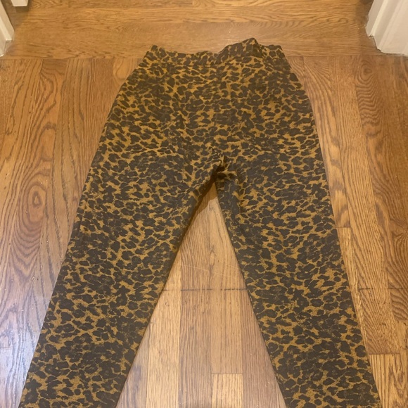 Hunter Bell size 6 leopard print pants, ankle length, tie belt around waist. - Picture 5 of 6